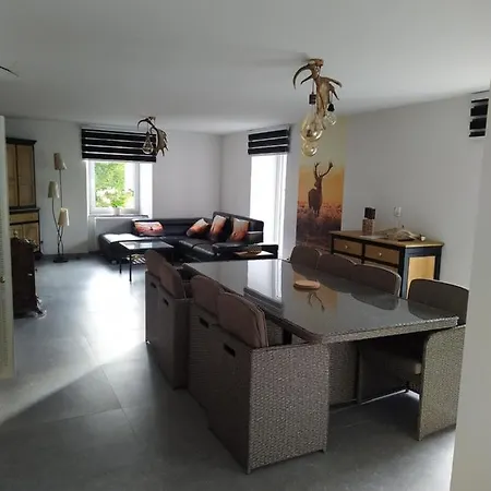 Le Framboisier V De La Distillerie Bio Spirit Belgium Holiday home *