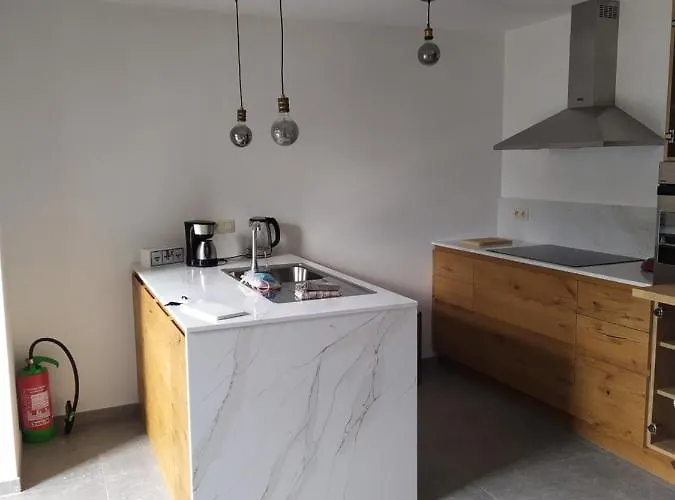 Le Framboisier V De La Distillerie Bio Spirit Belgium * Neufchâteau