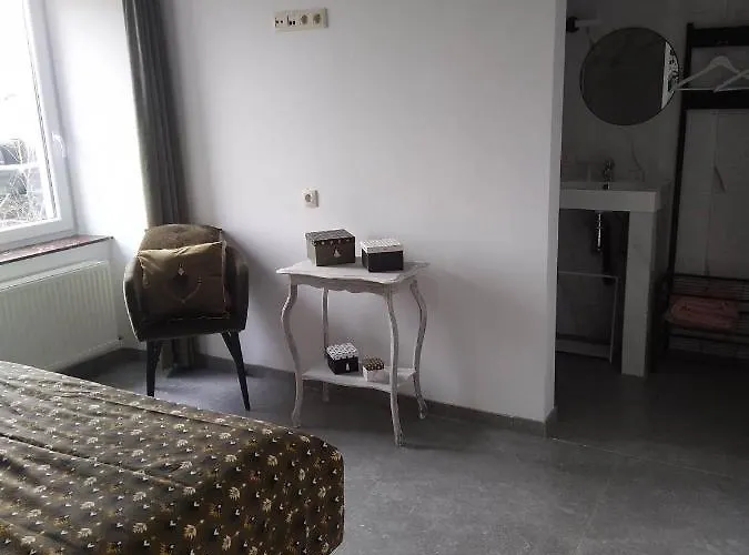 Le Framboisier V De La Distillerie Bio Spirit Belgium Neufchâteau